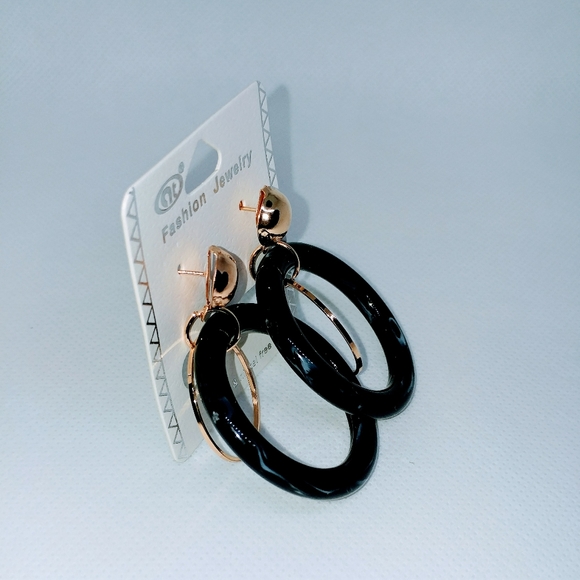 Vintage style earrings - Picture 2 of 3